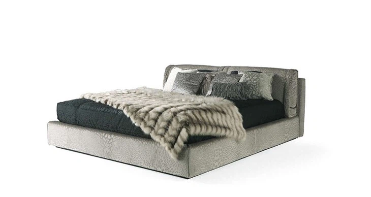 Roberto-Cavalli-Home-Interiors_Smoking_bed_01(001)